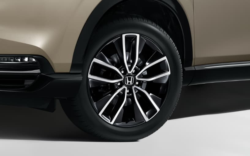 ล้ออัลลอย 18 นิ้ว สีใหม่ สปอร์ตโดดเด่น