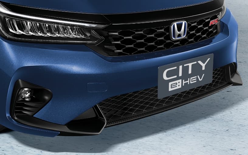 กระจังหน้า ดีไซน์สปอร์ตแบบ RS และไฟหน้าแบบ LED