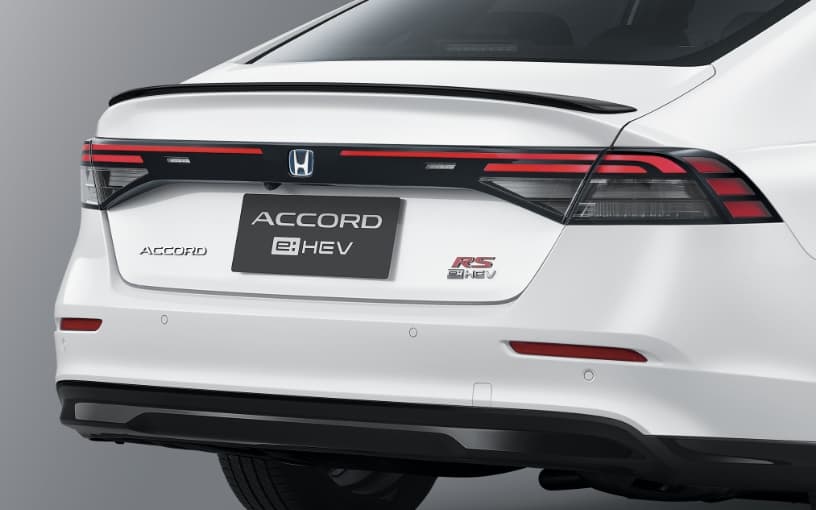 ไฟท้ายแบบ LED พร้อมไฟเลี้ยวด้านหลังแบบ LED Sequential